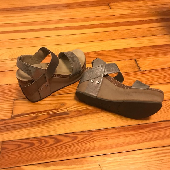 Crown Vintage Sandals - Picture 3 of 7